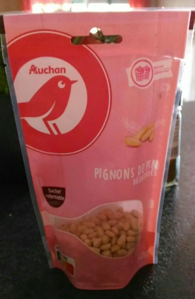 Pignons de pin décortiqués