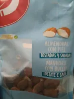 Almendra con piel tostada y salada