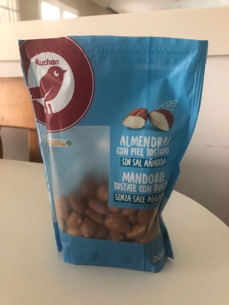 Almendras con piel tostadas