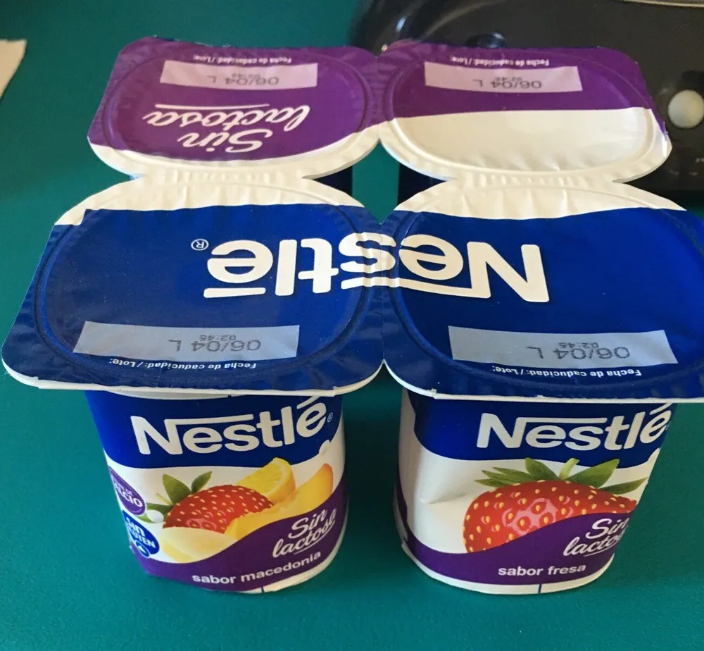 Sin lactosa, sabores macedonia y fresa