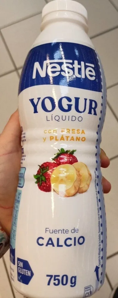 Yogur líquido con fresa y plátano