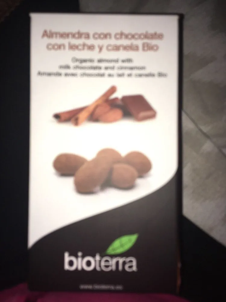 Almendra con chocolate con leche y canela bio