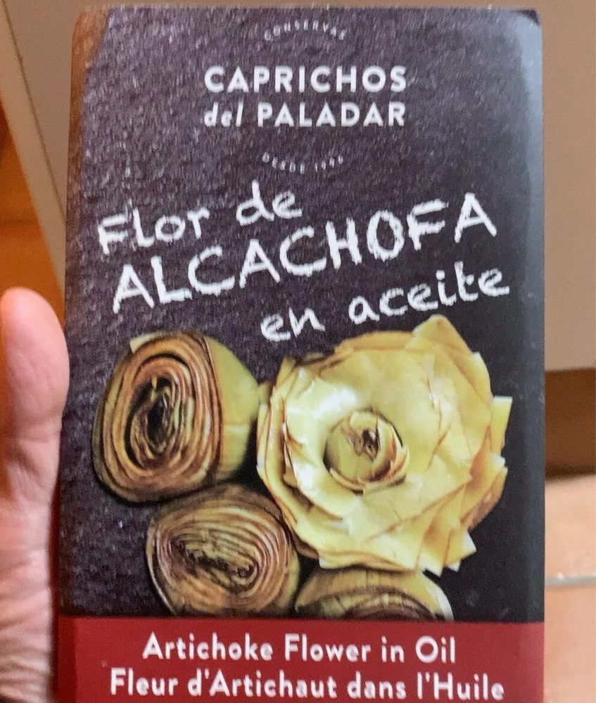 Flor de alcachofa en aceite