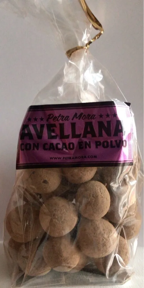 Avellana con cacao en polvo
