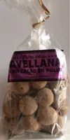 Avellana con cacao en polvo