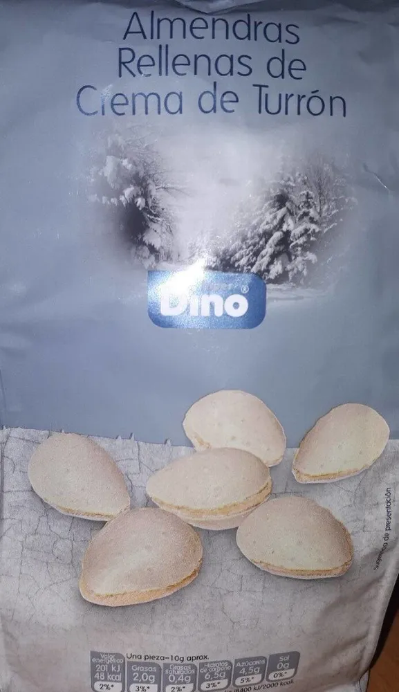 Almendras rellenas de crema de turrón