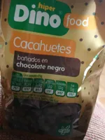 Cacahuetes bañados en chocolate negro