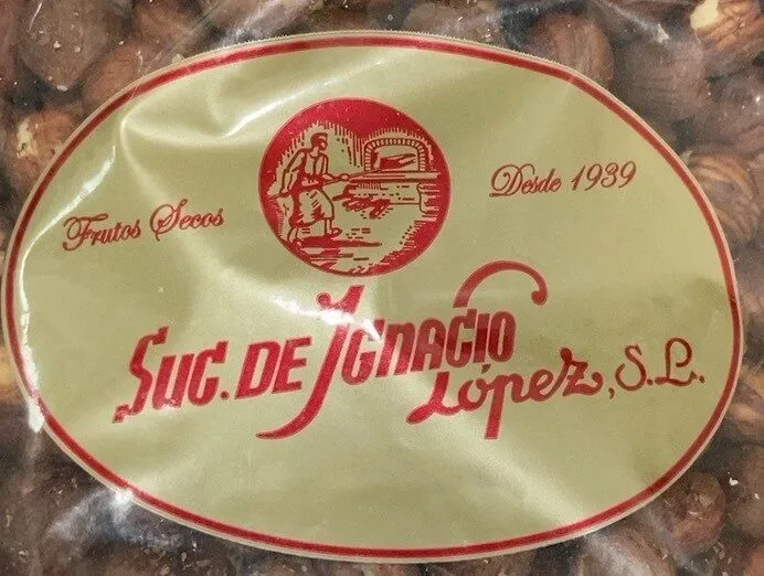 Avellana cruda