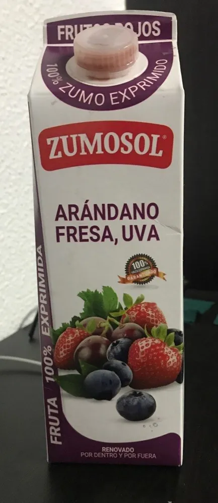 Zumo de arándano, fresa, uva