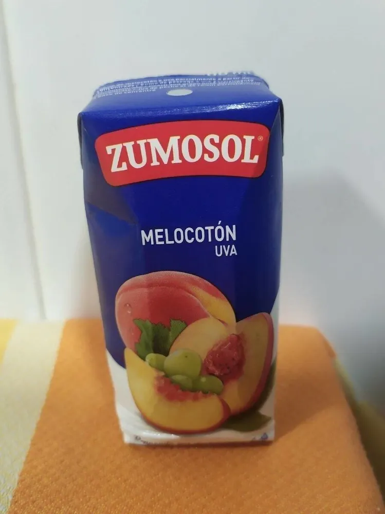 Melocotón y uva