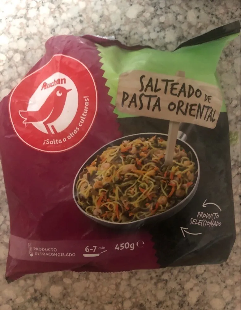 Salteado de pasta oriental