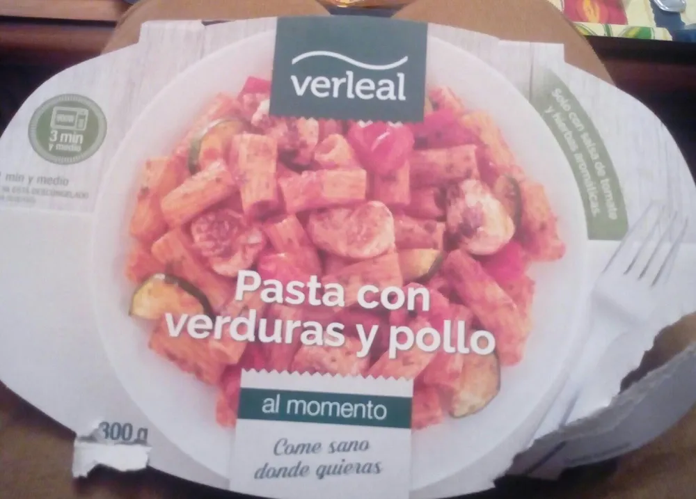 Pasta con verduras y pollo 300gr