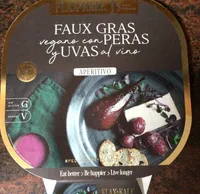 Faux gras vegano con peras y uvas al vino