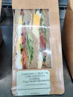 Sandwich vegetal con huevo de corral