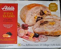 Pavo asado con salsa de manzana, frutos secos y jamon