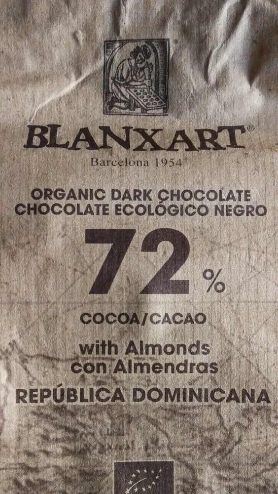 Blanxart 72% with almonds