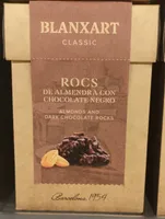 Rocas de almendra y chocolate negro