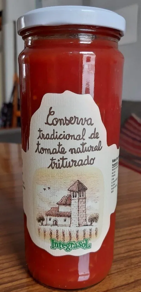 Conserva tradicional de tomate natural triturado