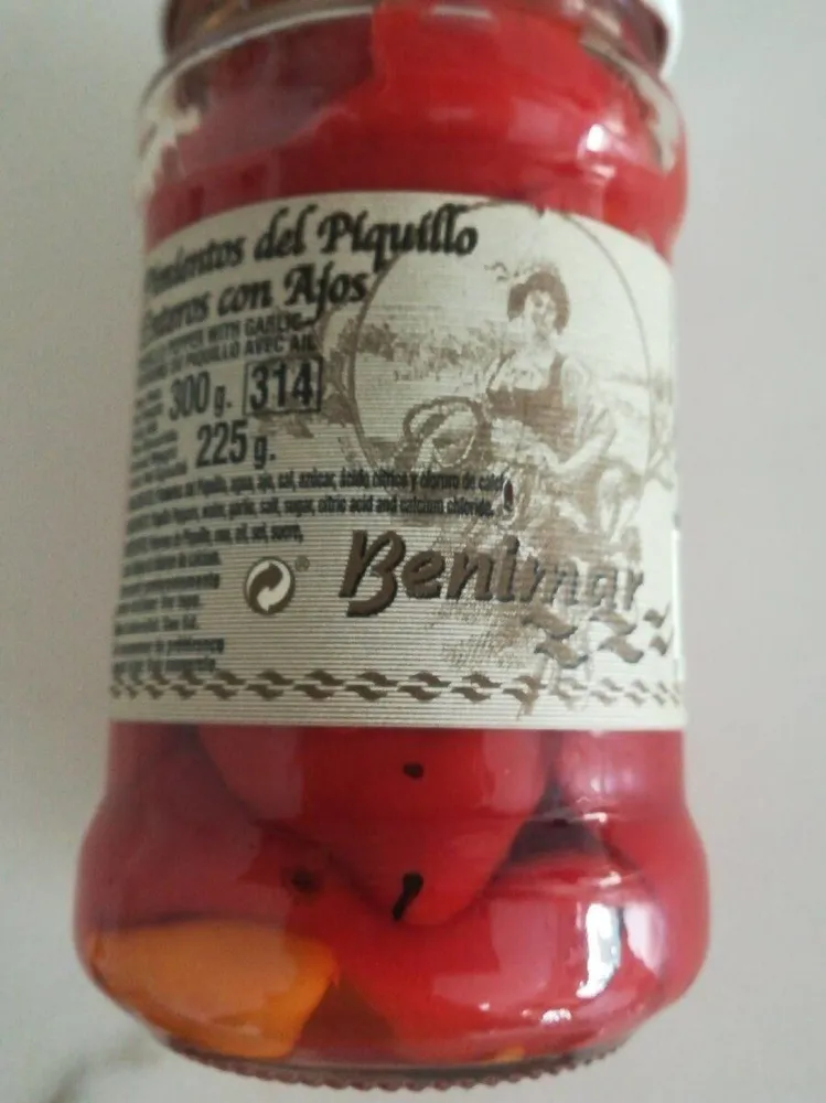 Pimientos del piquillo enteros con ajos