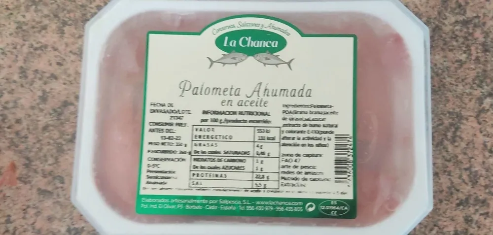 Palometa ahumada en aceite