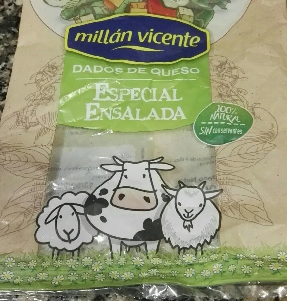 Dados de queso especial ensalada