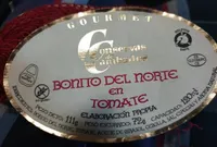Bonito del norte con tomate