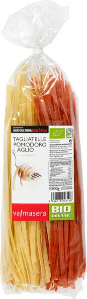 Tagliatelle con tomate y ajo bio orgánic de producción