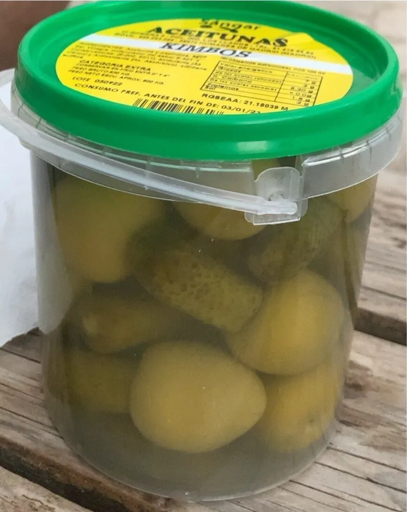 Aceitunas y pepinillos