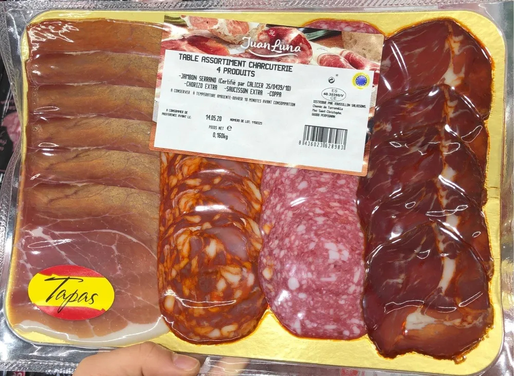 Table assortiment charcuterie 4 produit