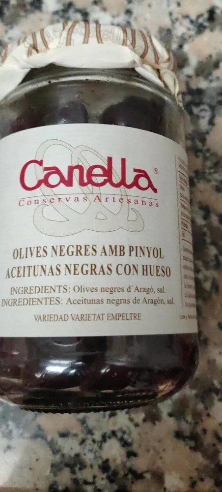 Aceitunas negras con hueso