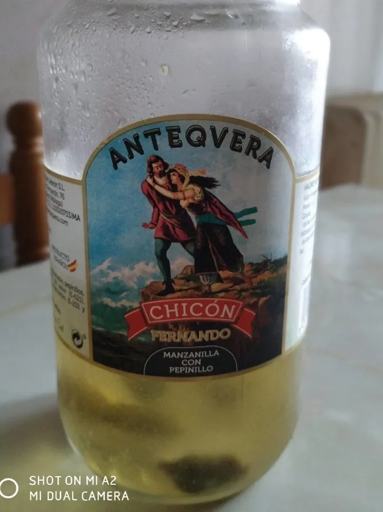 Manzanilla con pepinillos