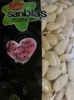 Almendra pelada cruda