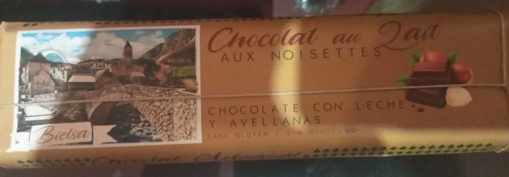 Chocolate con leche y avellanas