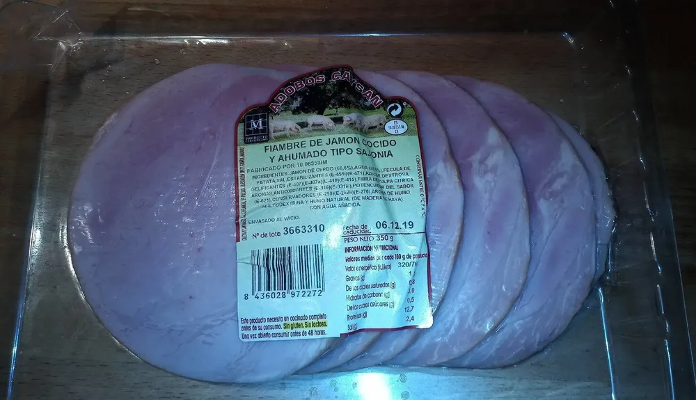 Fiambre de Jamón cocido y ahumado tipo sajonia