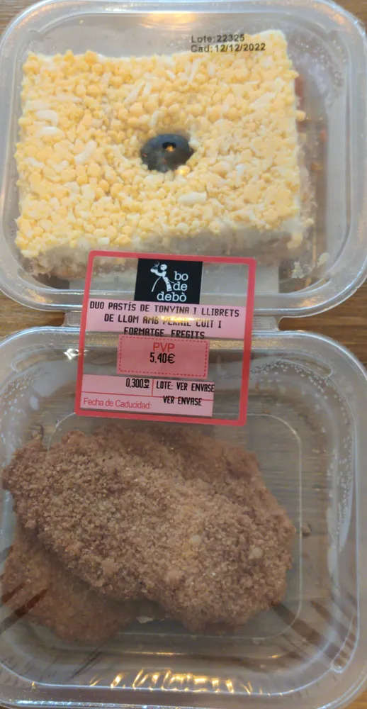 Duo Pastís de tonyina i Llibrets de llom amb pernil cuit i formatge fregits
