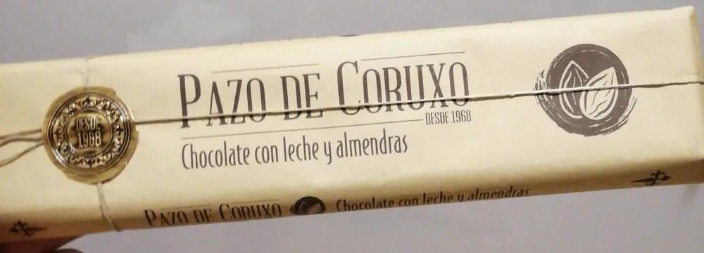 Chocolate con leche y almendras