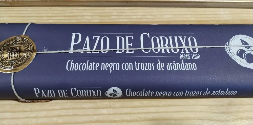 Chocolate negro con trozos de arándano