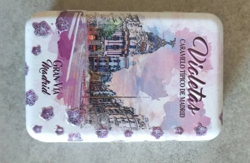 Carmelo con forma de violetas