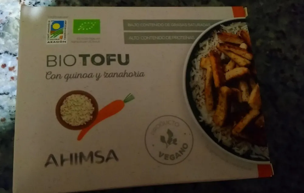 Bio Tofu con quinoa i zanahoria