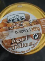 Iogurt amb avellanes