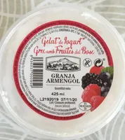 Gelat de iogurt grec amb fruites del bosc