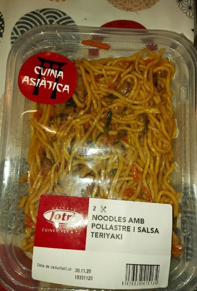 Noodles amb pollastre i salsa tryaki