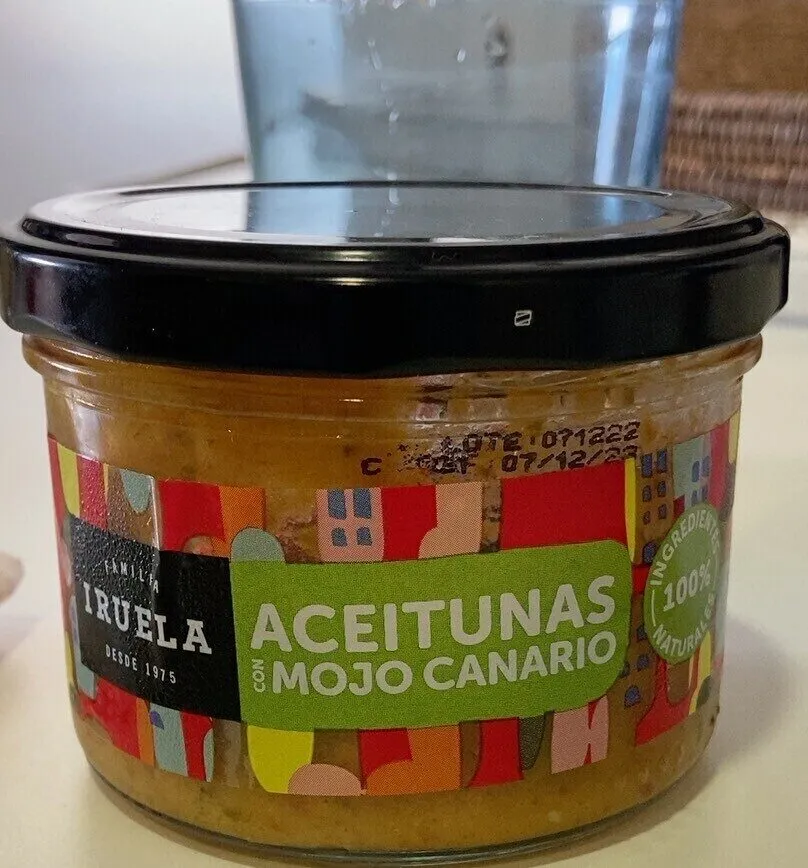Aceitunas con mojo canario