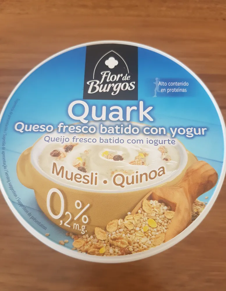 Quark queso fresco batido con yogur muesli y quinoa 0%