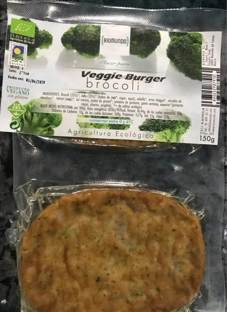 Veggie burger brocoli