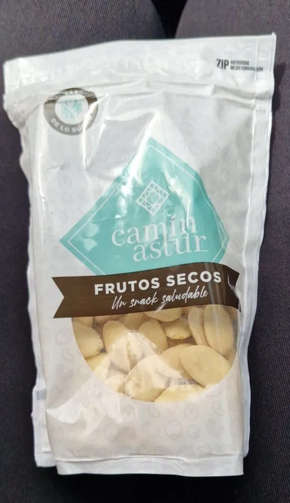 Almendra repelada cruda
