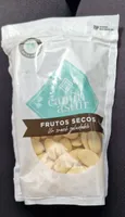 Almendra repelada cruda