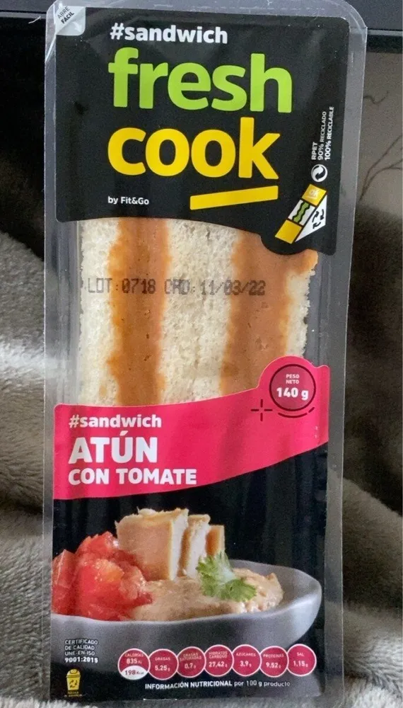 Sandwich atun tomate