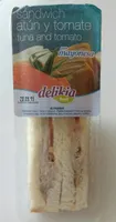 Sandwich atún y tomate.
