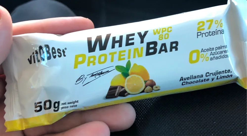 Whey protein bar